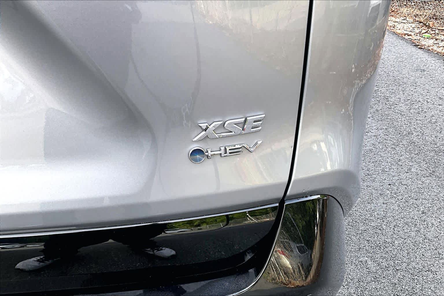 Certified 2025 Toyota RAV4 XSE w/ Advanced Technology Package AWD/4WD image 10
