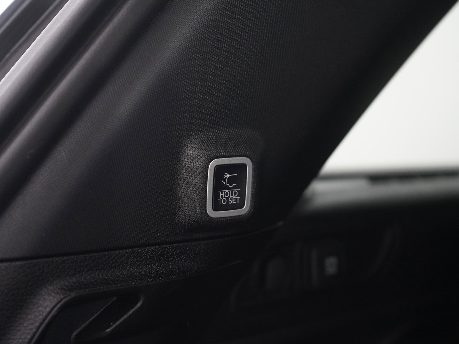 Used 2024 Jeep Grand Cherokee Altitude AWD/4WD image 17