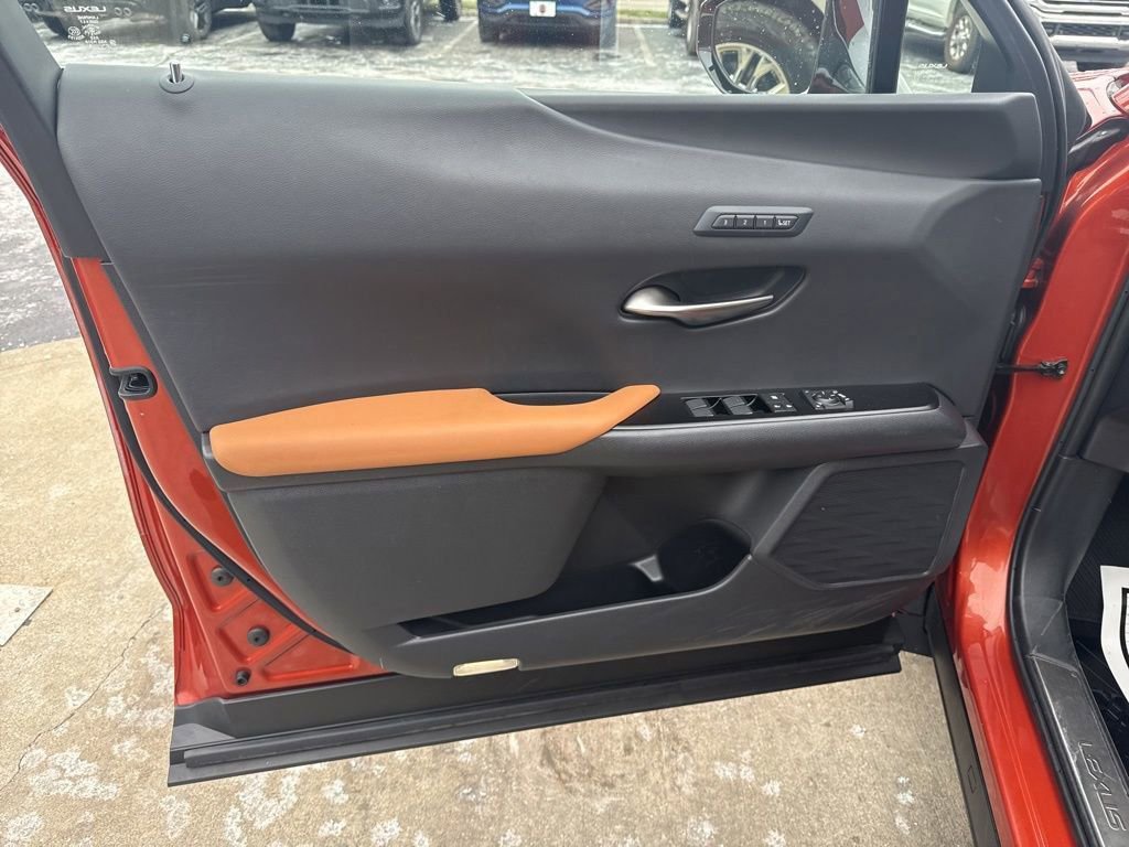 Used 2019 Lexus UX 200 w/ Accessory Package 2 image 16