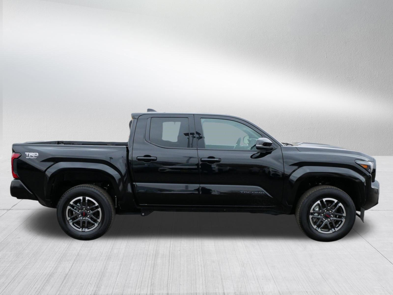 Used 2025 Toyota Tacoma TRD Sport w/ TRD Sport Upgrade Package image 8