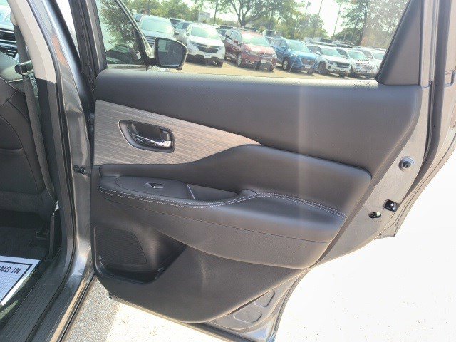 Used 2018 Nissan Murano Platinum w/ Cargo Package image 16