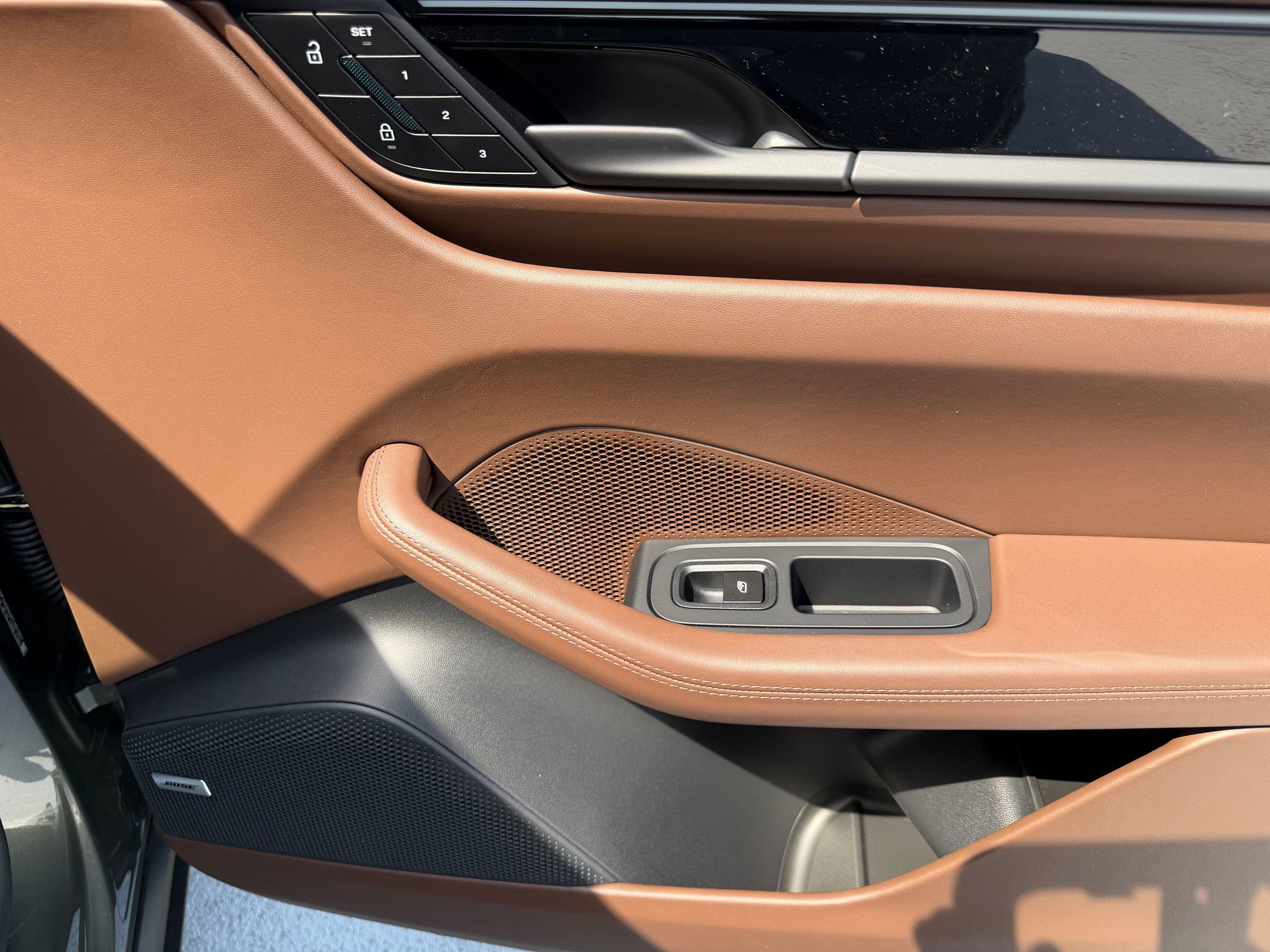 New 2026 Porsche Macan 4 Electric AWD/4WD image 17
