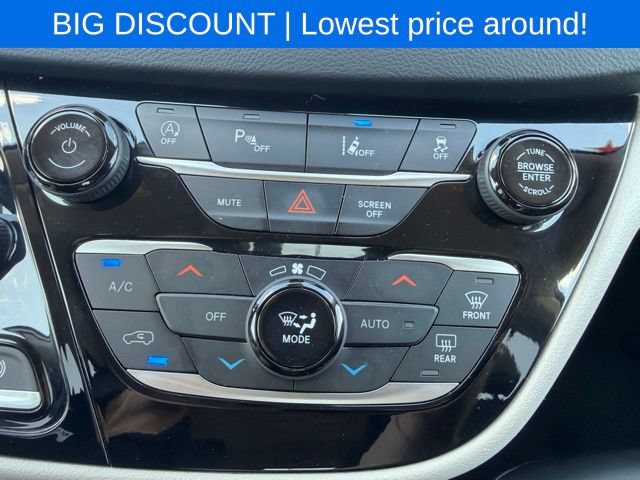 Used 2023 Chrysler Pacifica Touring-L FWD image 40