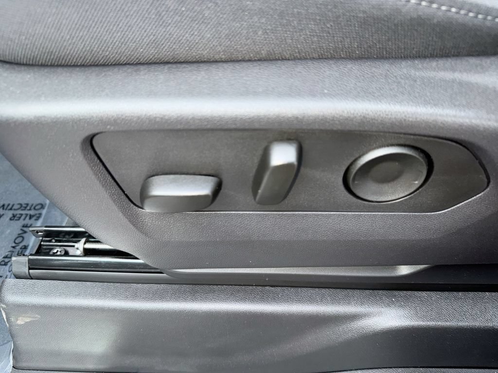 Used 2025 Chevrolet Silverado 1500 RST RWD image 14