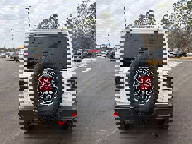 Used 2025 Jeep Wrangler Rubicon w/ Convenience Group image 9