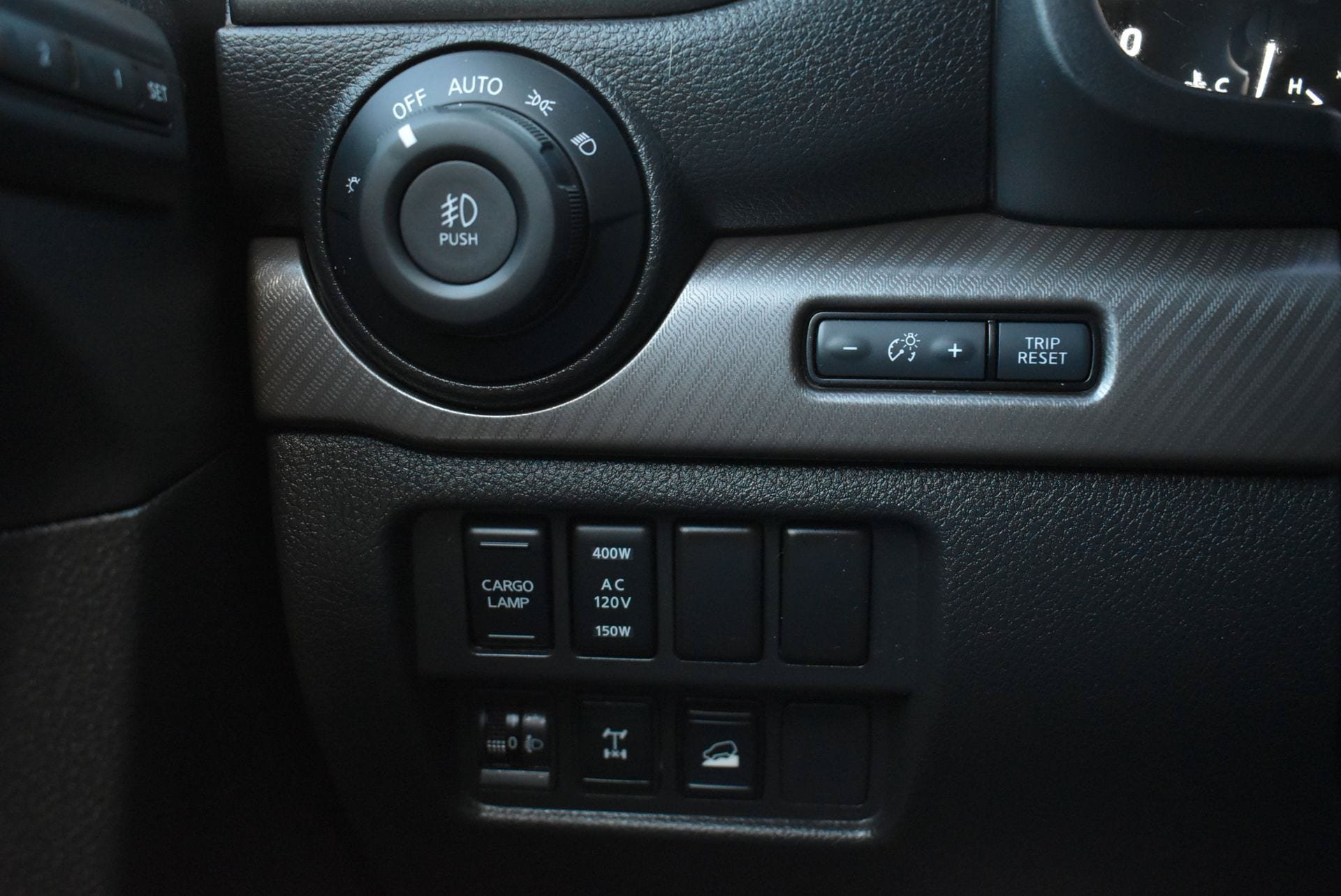 Used 2024 Nissan Titan PRO-4X w/ Pro-4x Convenience Package AWD/4WD image 18
