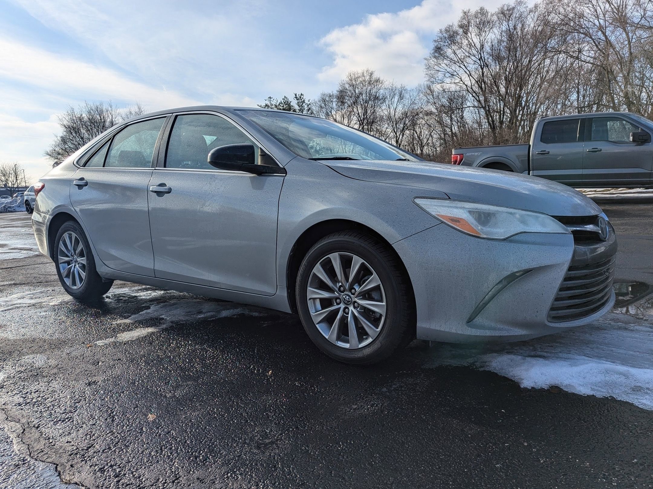 Used 2017 Toyota Camry XSE image 5