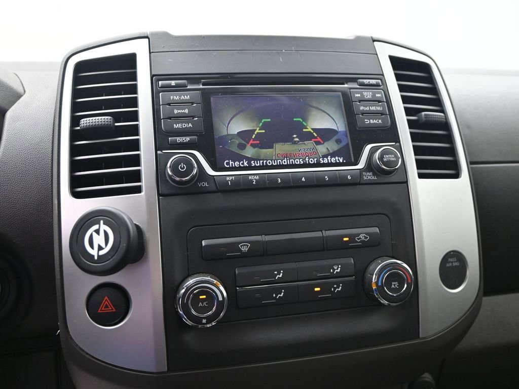 Used 2018 Nissan Frontier SV image 16