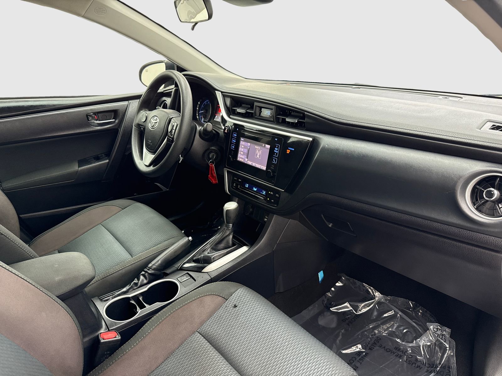 Used 2019 Toyota Corolla LE w/ Carpet Mat Package (TMS) FWD image 40