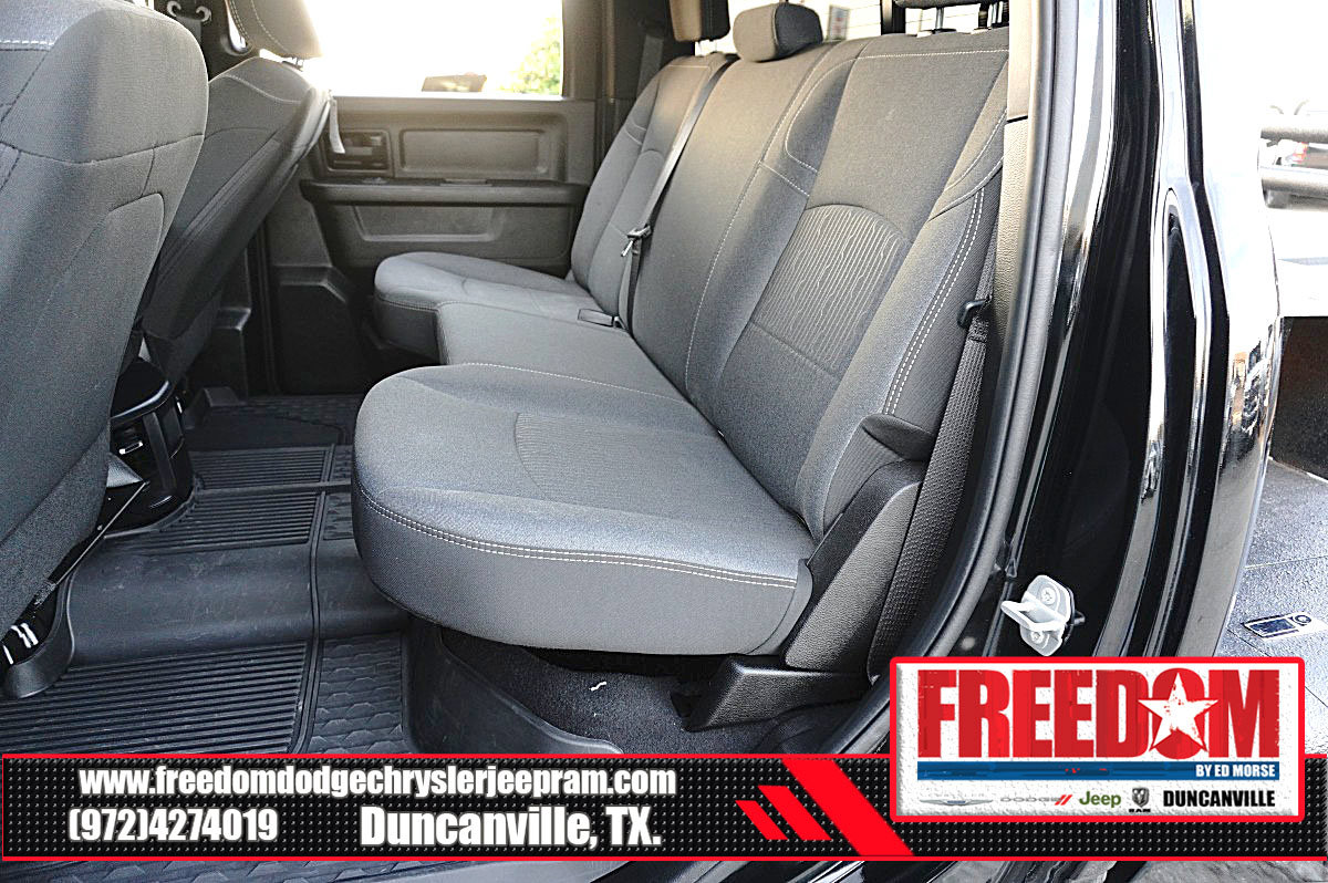 Used 2024 RAM 3500 Tradesman w/ Chrome Appearance Group AWD/4WD image 13