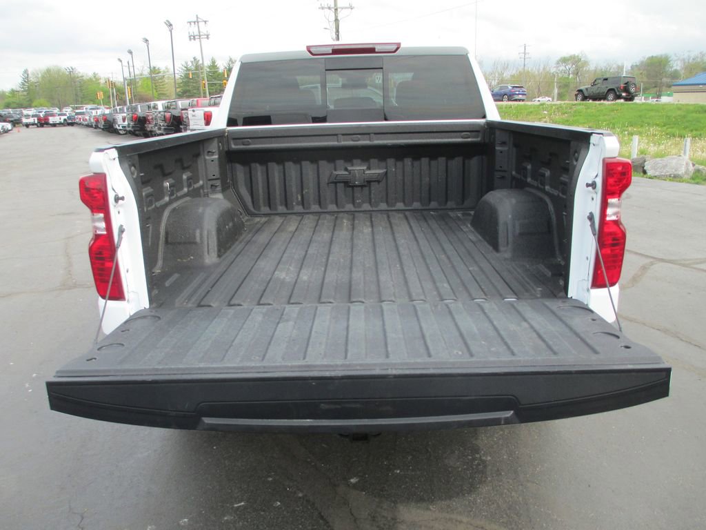 Used 2025 Chevrolet Silverado 1500 LT AWD/4WD image 7