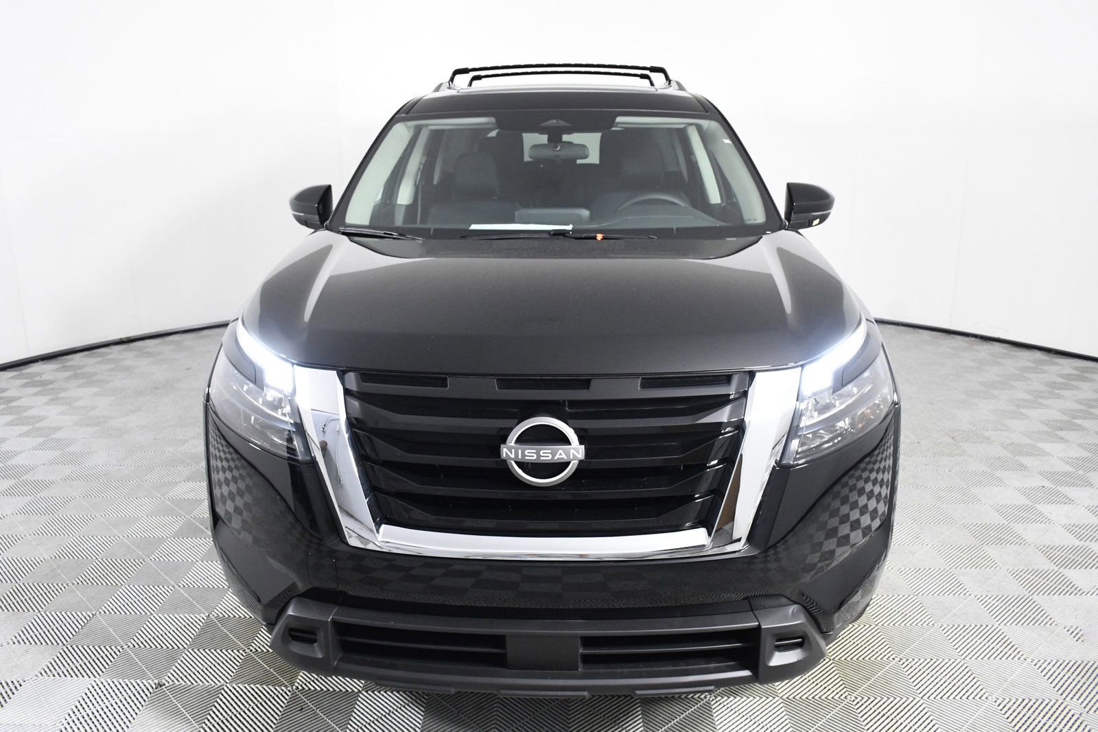 New 2024 Nissan Pathfinder SV w/ SV Premium Package image 4