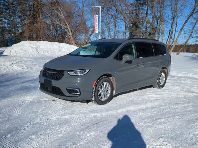 Used 2022 Chrysler Pacifica Touring-L image 7