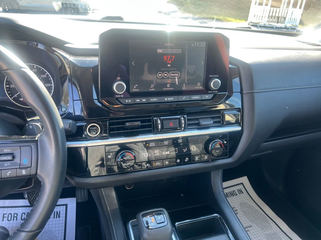 Used 2022 Nissan Pathfinder SV image 19