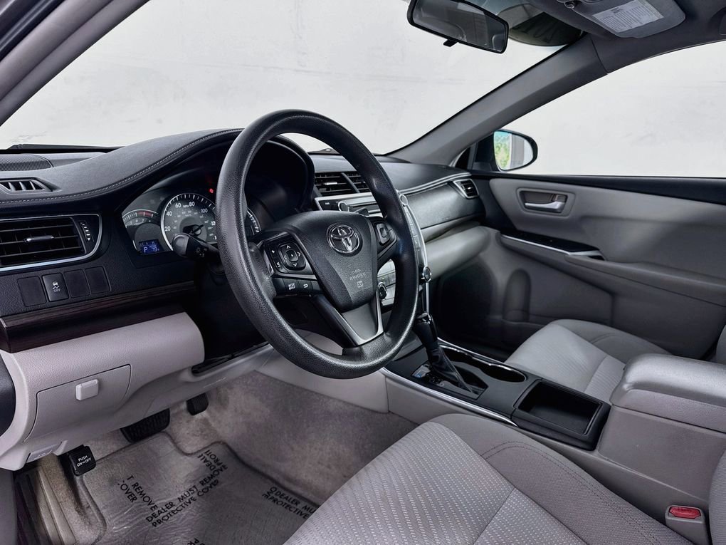 Used 2015 Toyota Camry LE FWD image 14