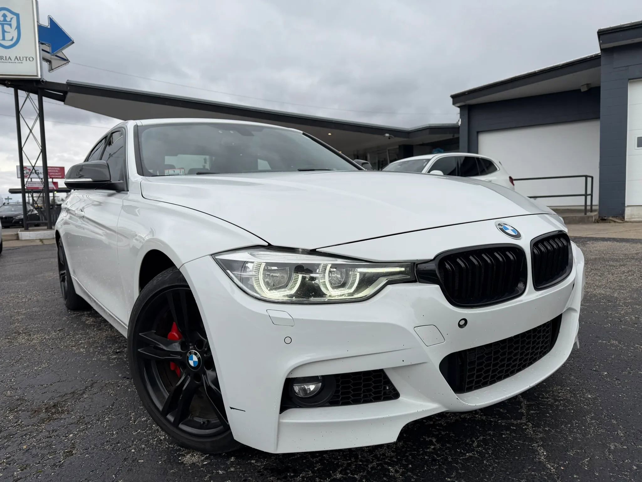 Used 2016 BMW 340i xDrive 340i xDrive Sedan 4D image 3