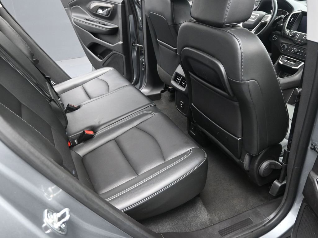 Used 2024 GMC Terrain SLT image 16