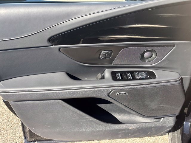 New 2026 Lincoln Nautilus Reserve w/ Jet Appearance Package AWD/4WD image 13