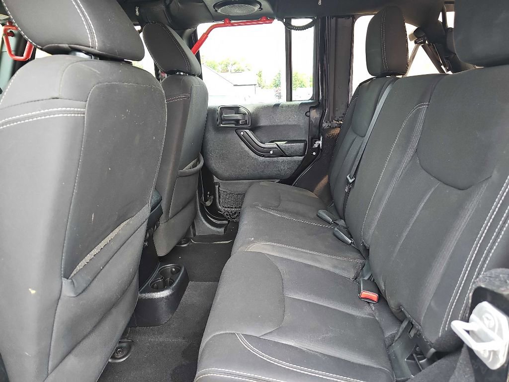 Used 2014 Jeep Wrangler Unlimited Rubicon w/ Connectivity Group image 39