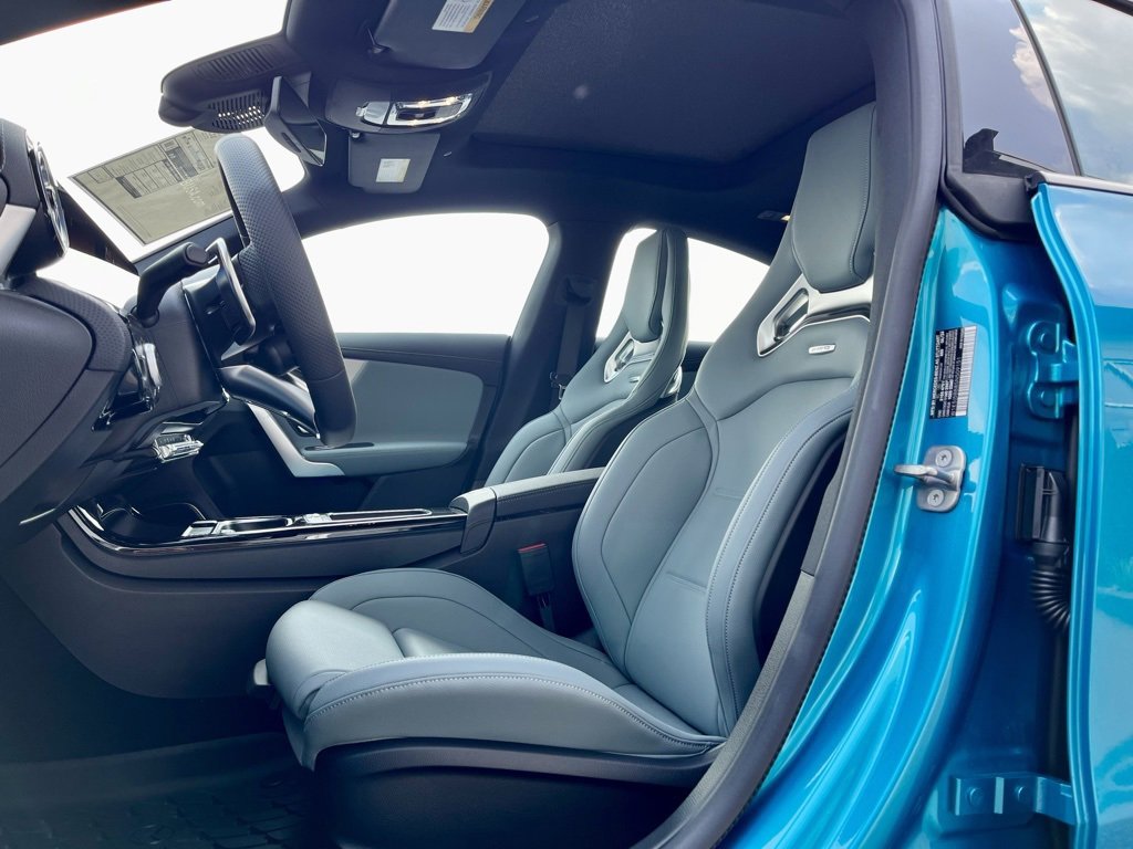 Used 2025 Mercedes-Benz CLA 35 AMG 4MATIC image 3