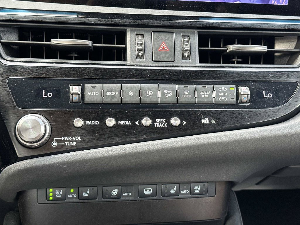 Used 2024 Lexus ES 350 Ultra Luxury w/ Accessory Package (Z2) FWD image 40