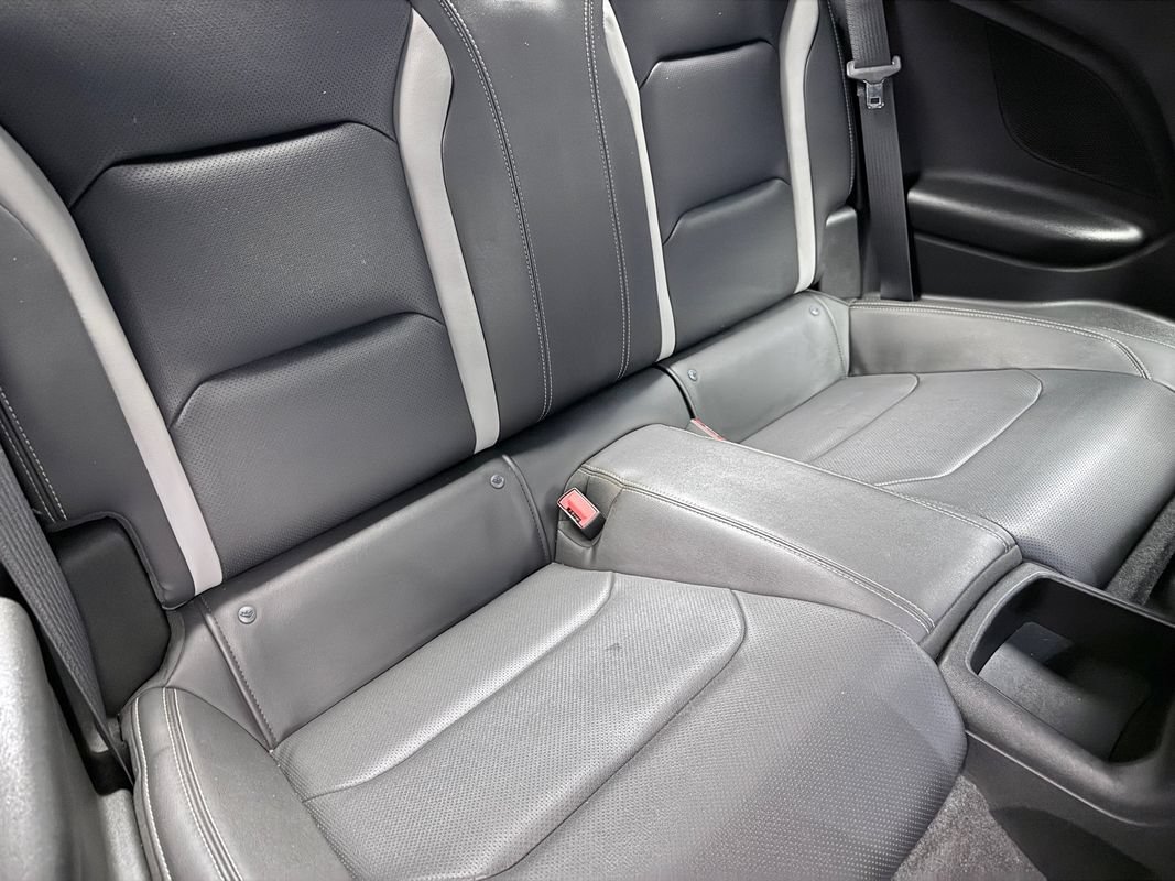 Used 2018 Chevrolet Camaro SS RWD image 14
