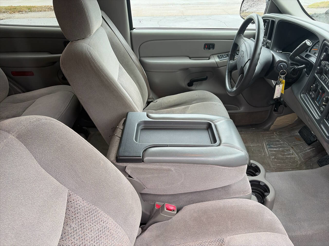 Used 2004 Chevrolet Tahoe LS image 14