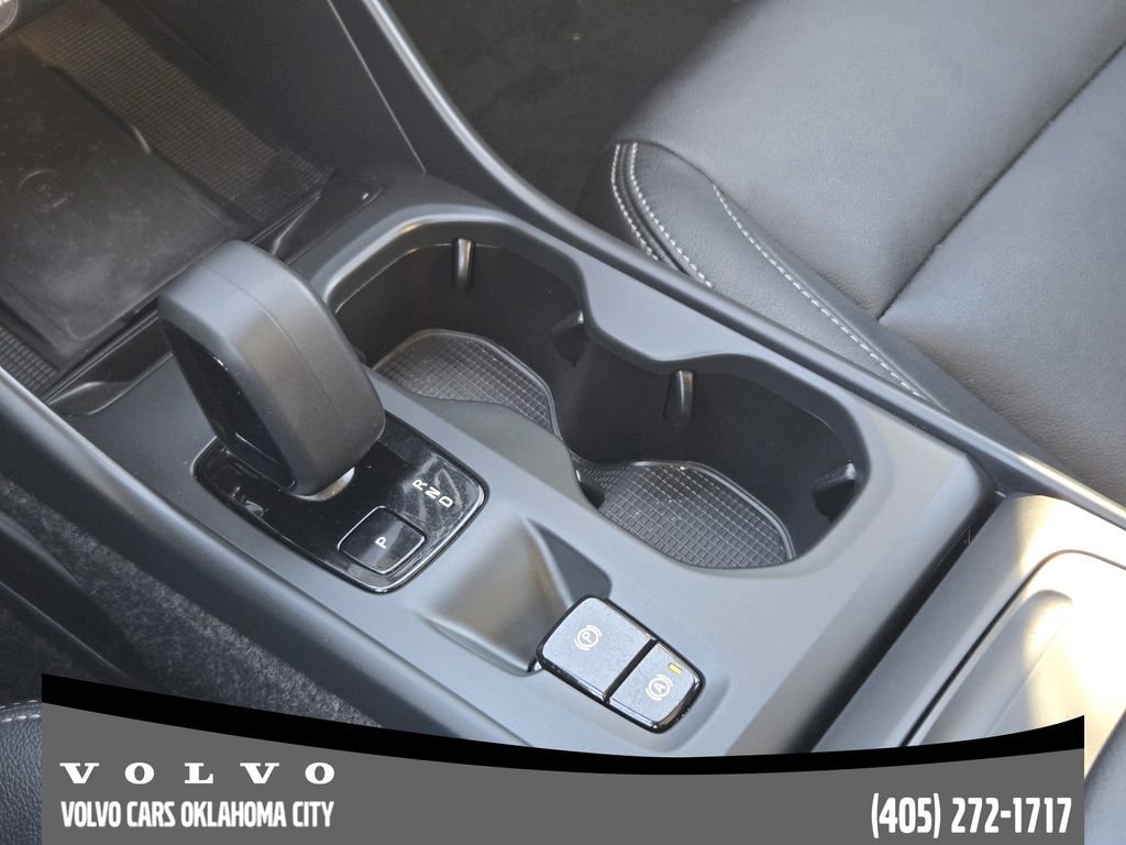 Certified 2025 Volvo XC40 B5 Core w/ Protection Package Premier image 19