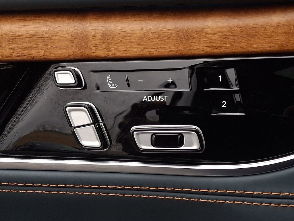 Used 2024 Jeep Grand Wagoneer Series III w/ Rear Seat Video Group 1 image 29