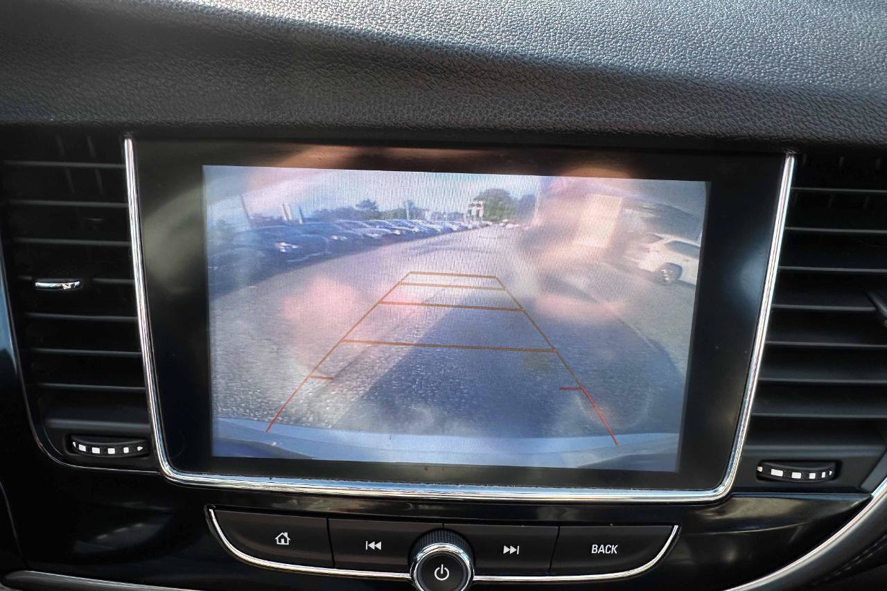 Used 2019 Buick Encore Essence w/ Experience Buick Package AWD/4WD image 18