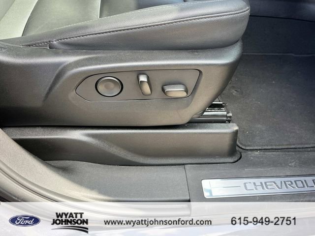 Used 2024 Chevrolet Suburban LT image 25