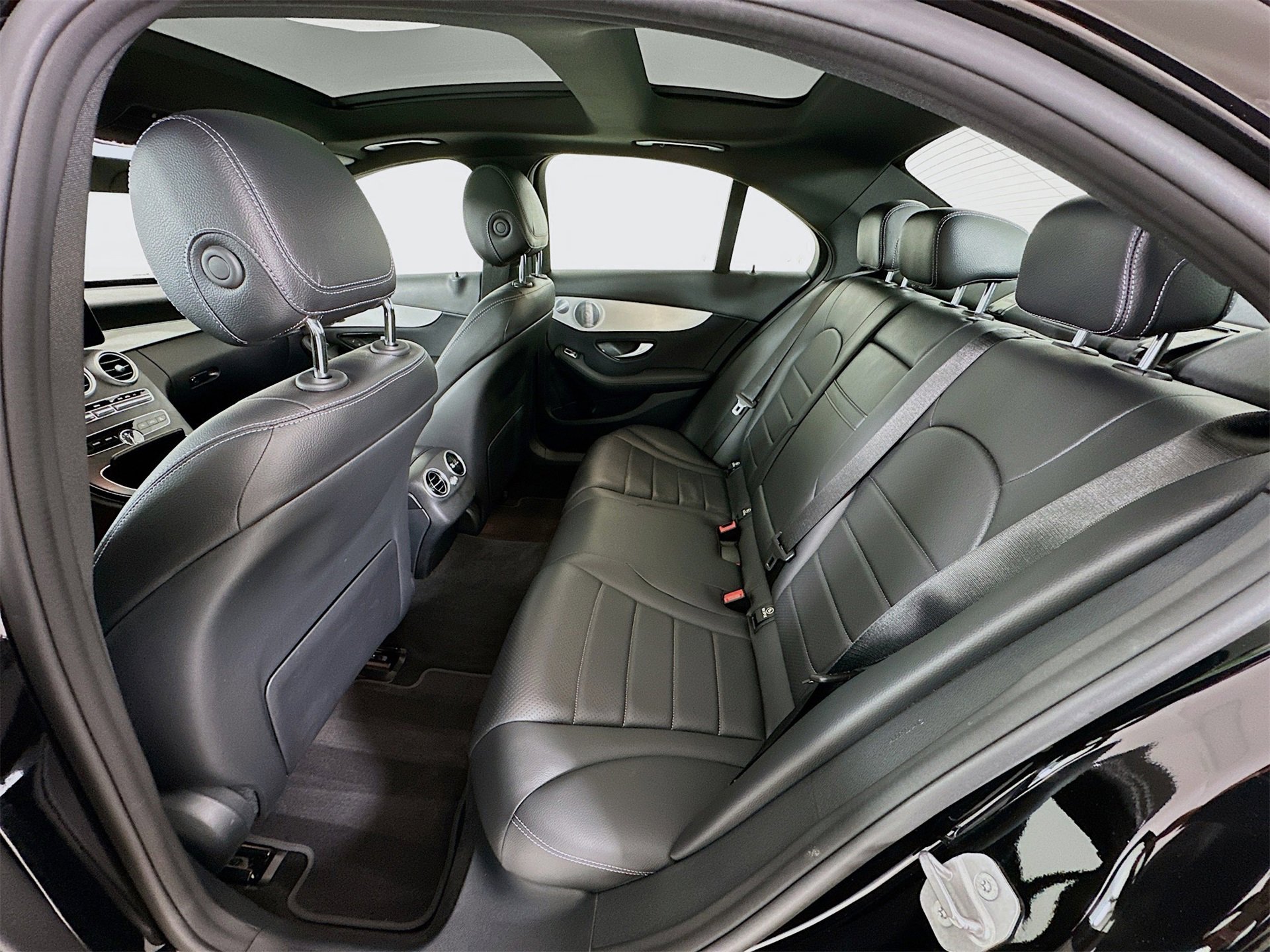 Used 2021 Mercedes-Benz C 300 Sedan image 26