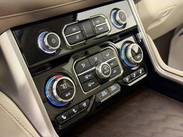Used 2024 GMC Yukon XL Denali image 16