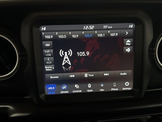 Used 2020 Jeep Wrangler Unlimited Sahara image 32