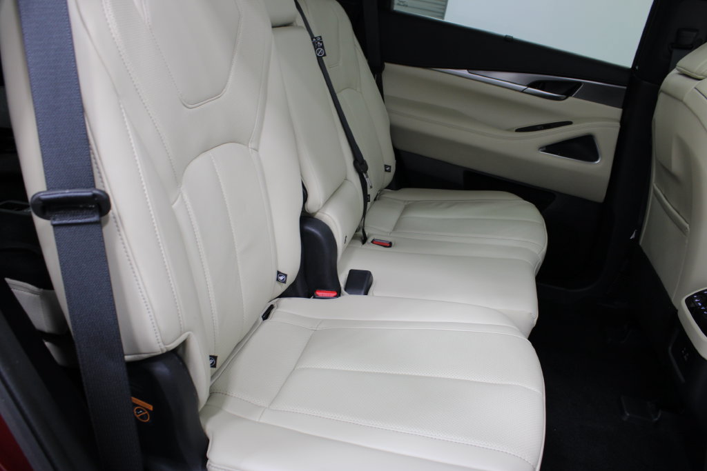 Used 2025 INFINITI QX60 Luxe w/ Cargo Package FWD image 22