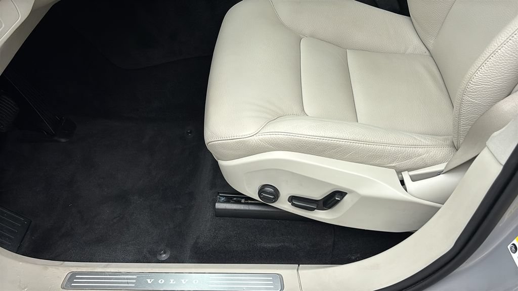 Certified 2024 Volvo XC90 B6 Plus AWD/4WD image 26
