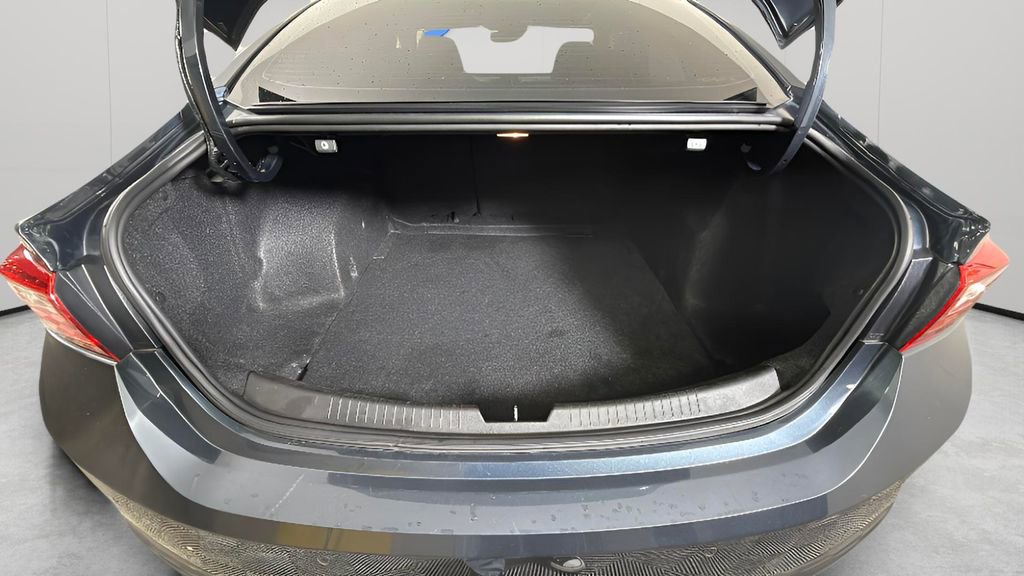 Used 2021 Chevrolet Malibu RS image 29