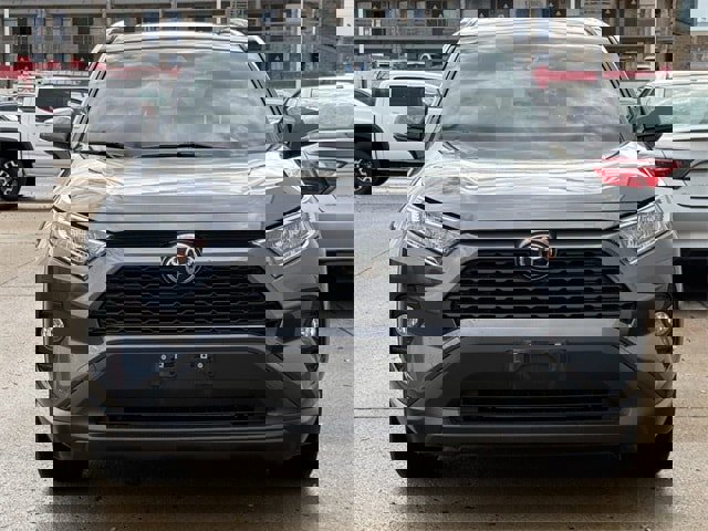 Used 2021 Toyota RAV4 XLE Premium image 8