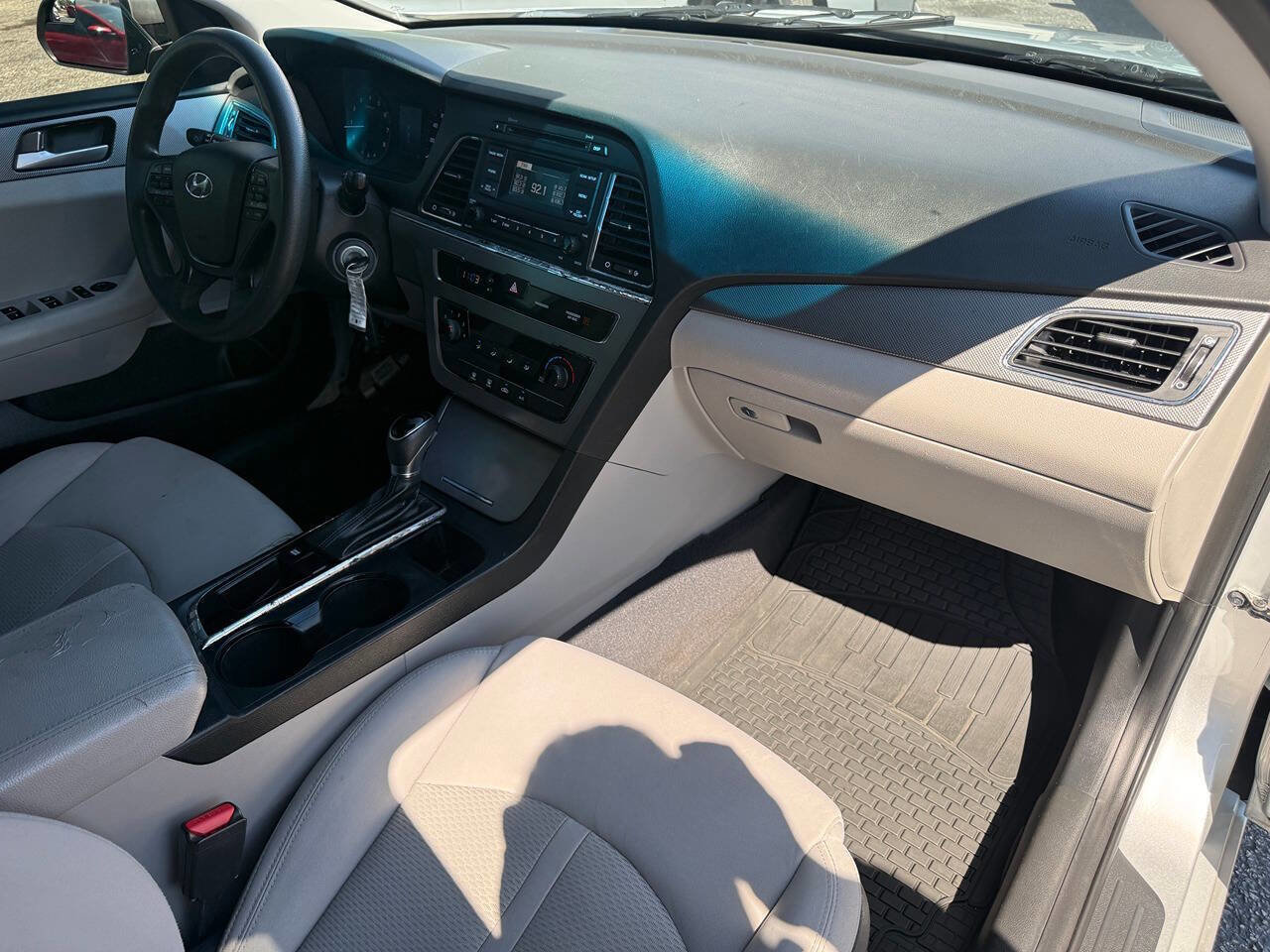 Used 2017 Hyundai Sonata SE FWD image 23