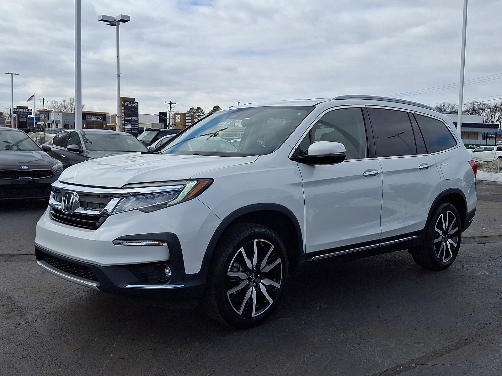 Used 2020 Honda Pilot Touring image 3