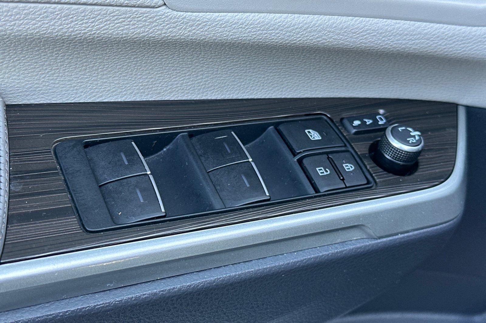 Certified 2023 Toyota Sienna Limited image 14