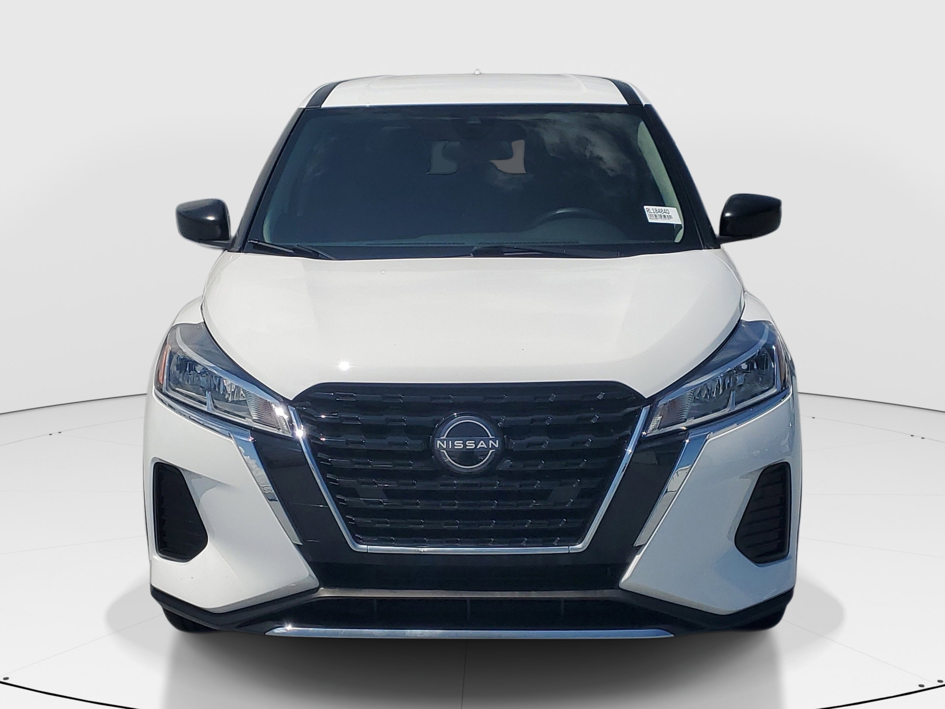 Used 2022 Nissan Kicks S FWD image 2