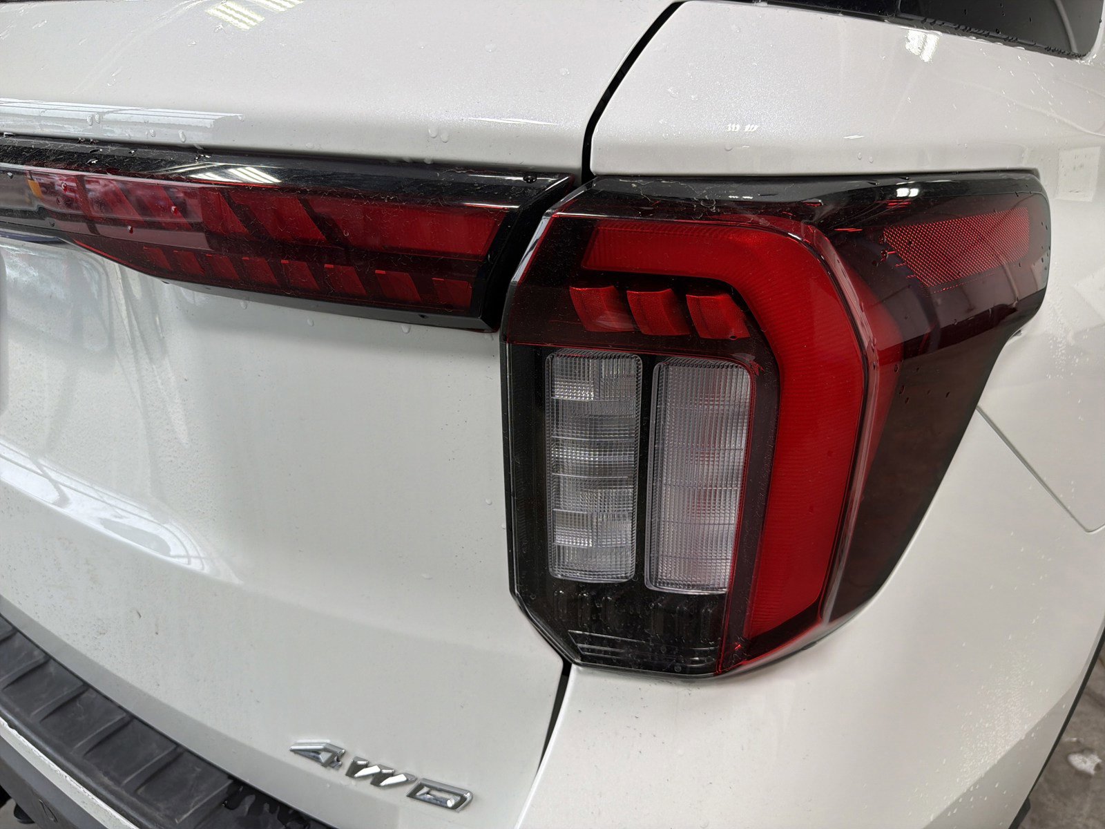 Used 2025 Ford Explorer ST-Line image 17