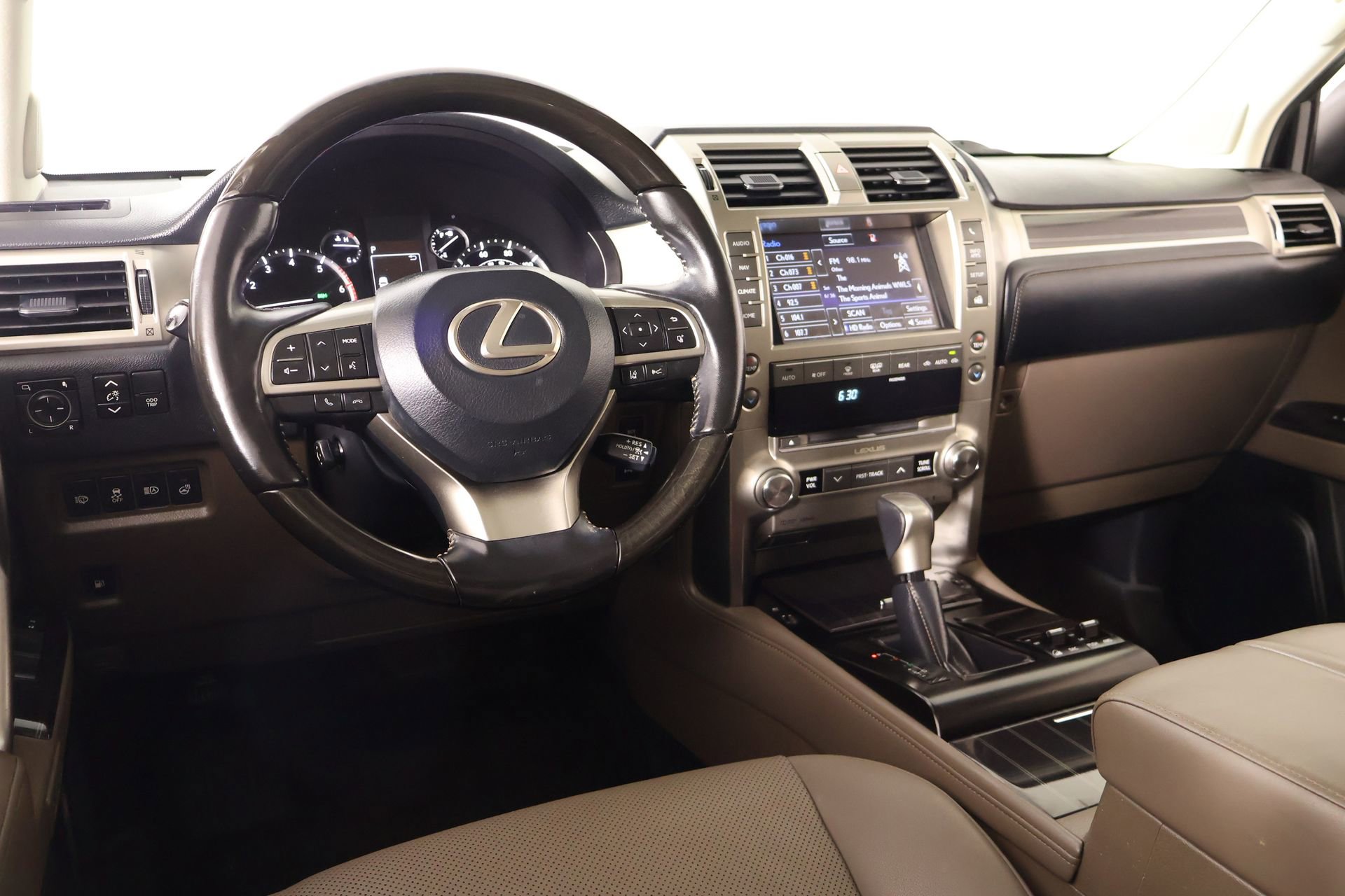 Used 2021 Lexus GX 460 Premium w/ Premium Package image 2