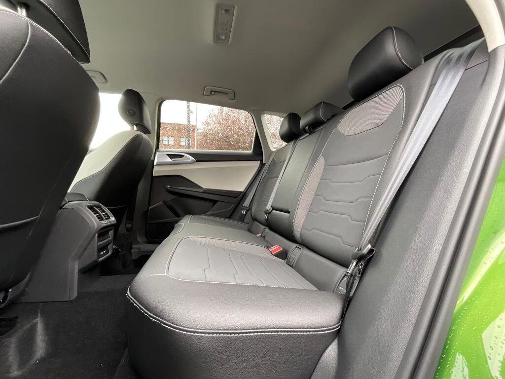 New 2026 Volkswagen Taos SE image 13