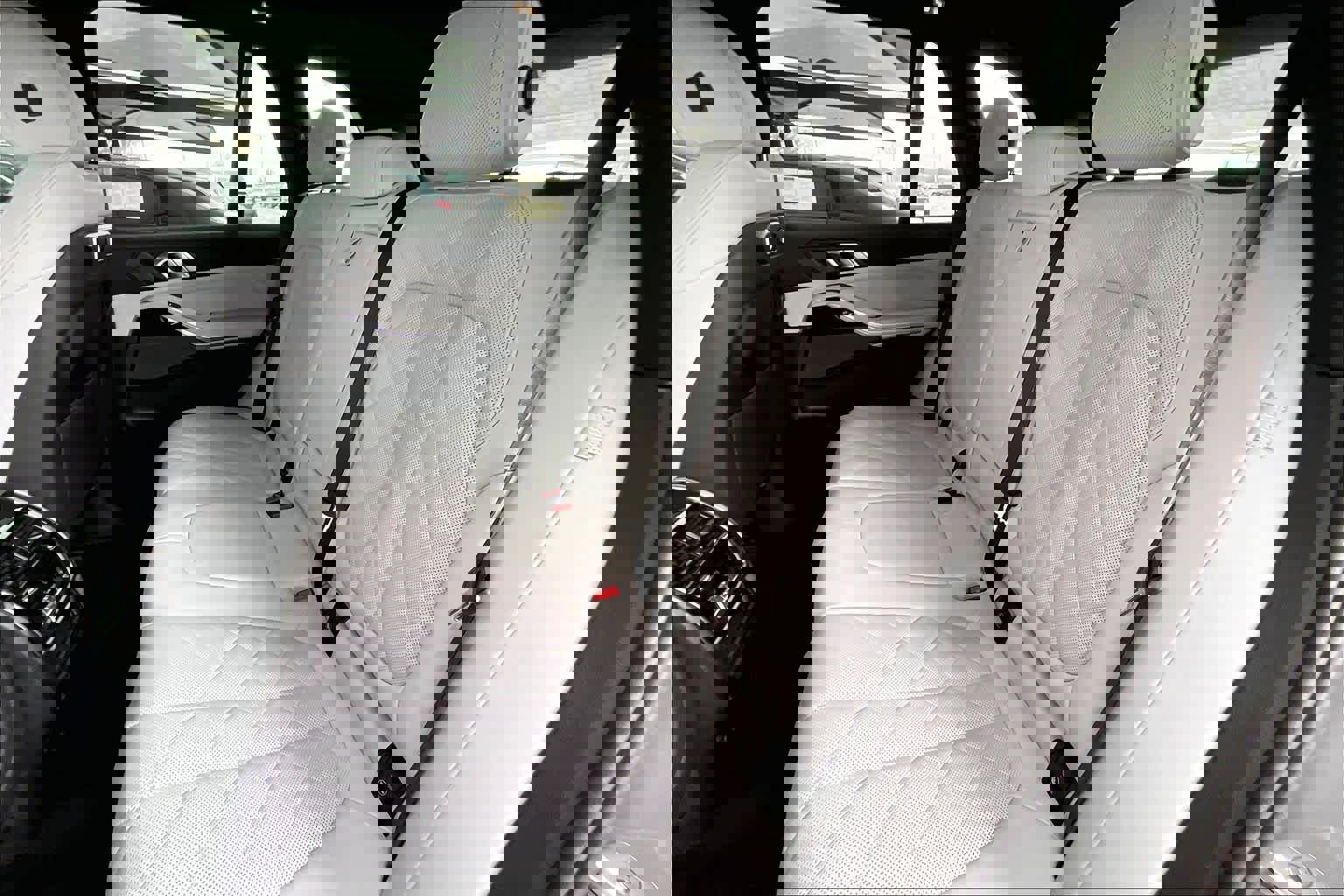 Used 2024 BMW X5 sDrive40i w/ M Sport Package image 21