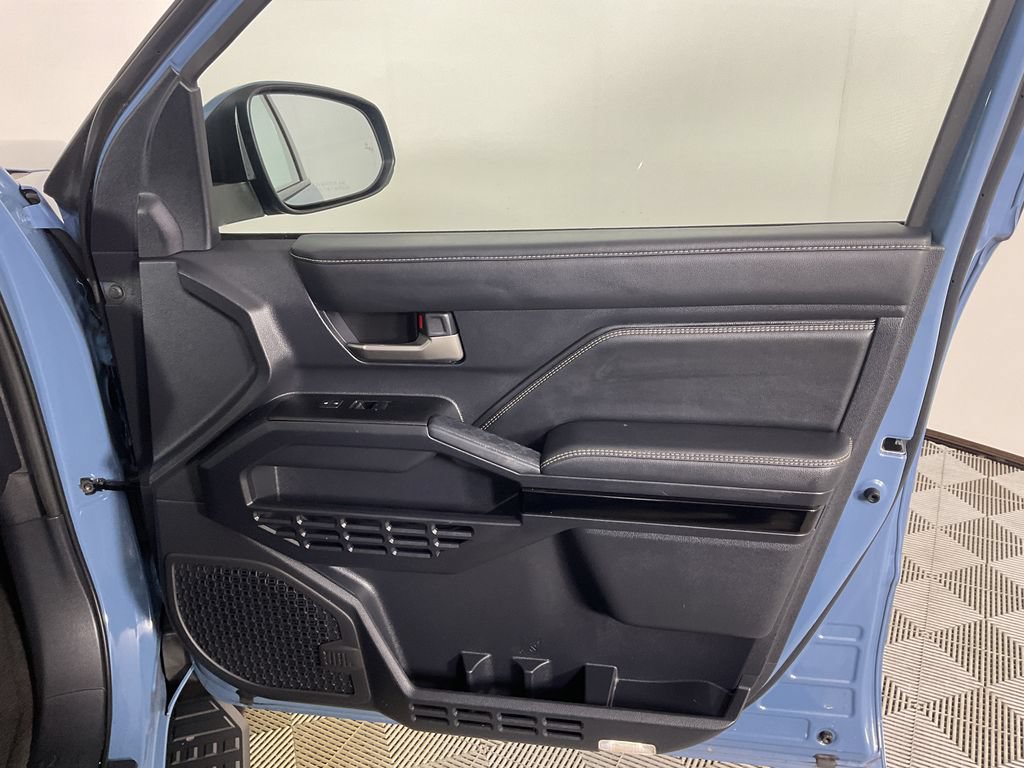 Used 2025 Toyota 4Runner Limited AWD/4WD image 24