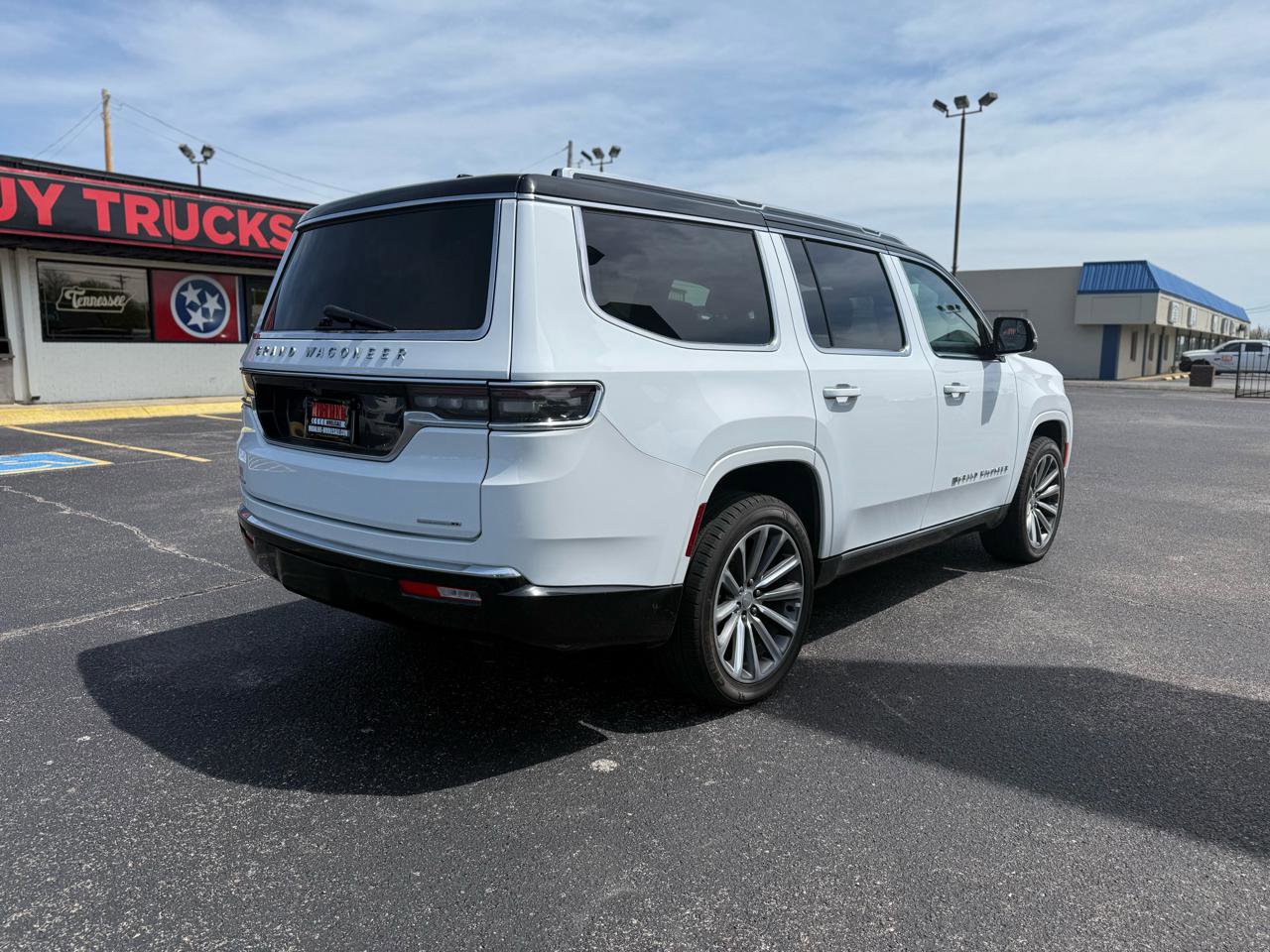 Used 2023 Jeep Grand Wagoneer Series II image 4