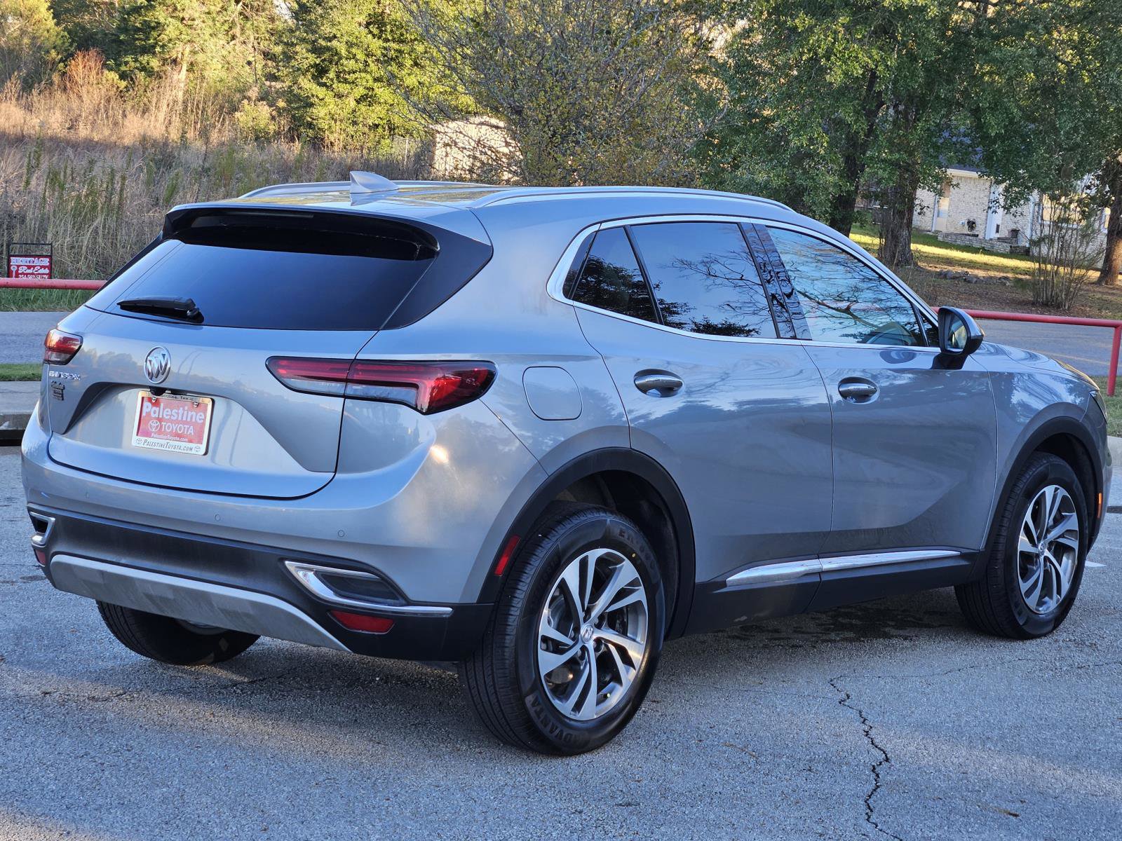 Used 2023 Buick Envision Essence image 6