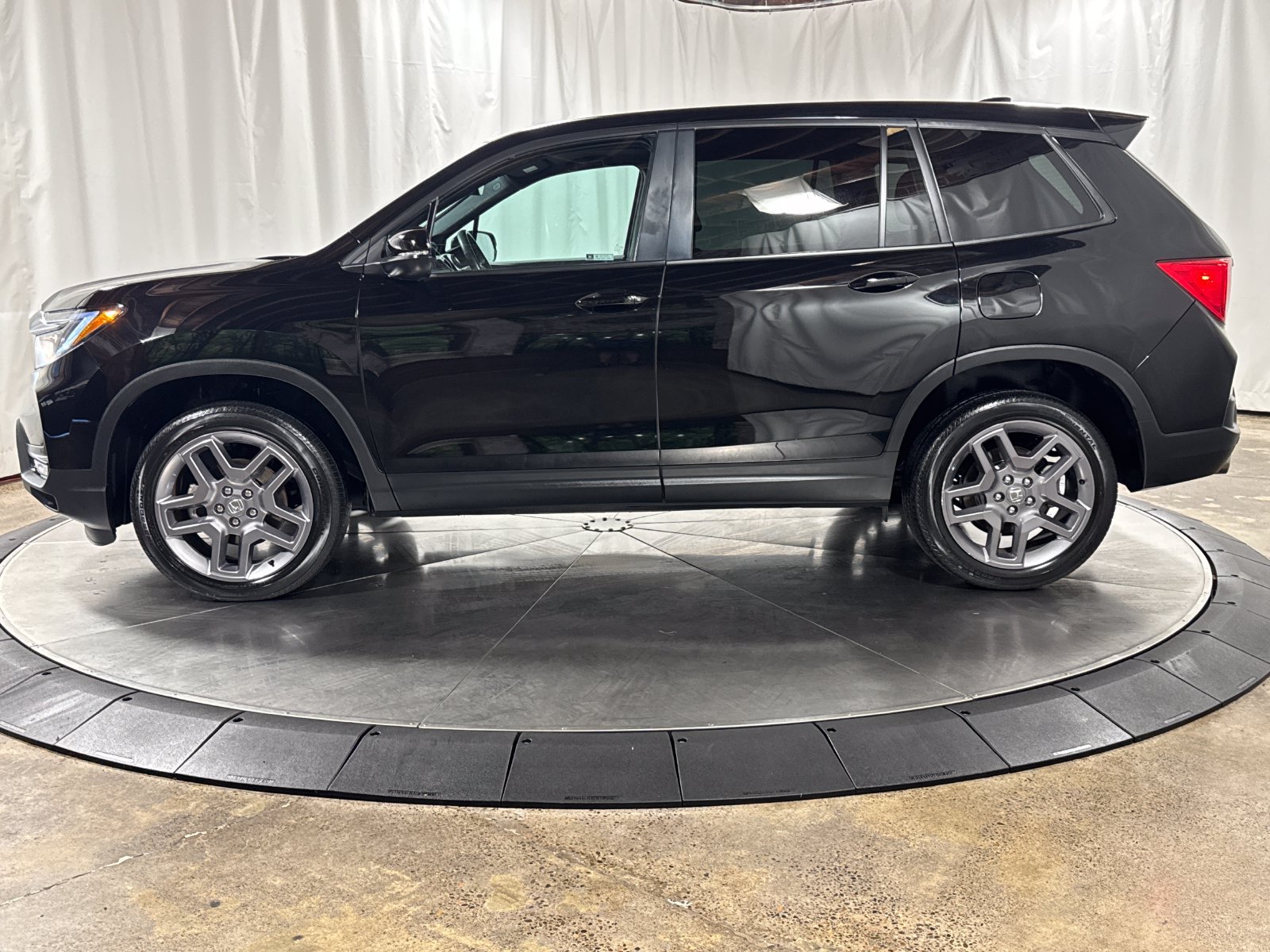 Certified 2023 Honda Passport EX-L image 8